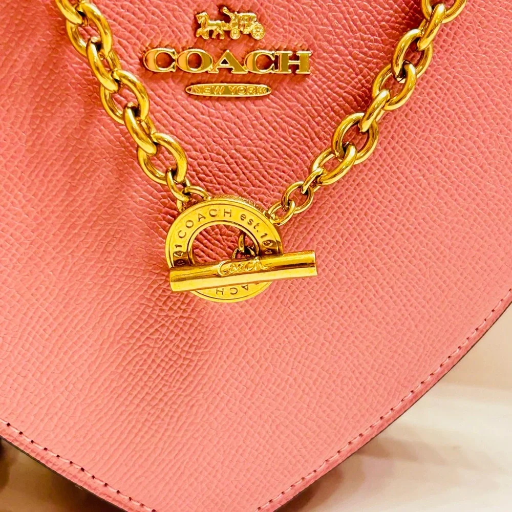 💰SOLD💰NWOT Coach 1941 Toggle Necklace - Picture 4 of 6